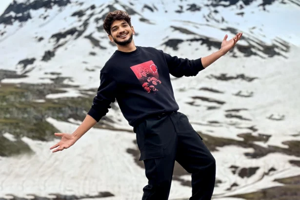 Munawar faruqui shayari’s in hindi | मुनीवर फारूकी की शायरी