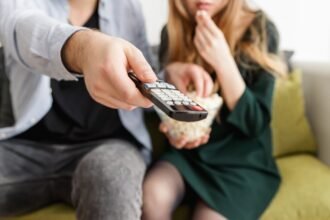 5 सर्वोत्तम ऐप्स घर पर मनोरंजन के लिए